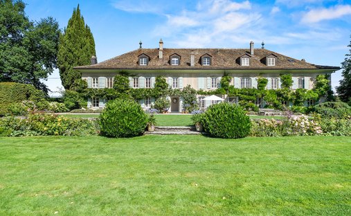 Haus in Tolochenaz, Waadt, Schweiz 1