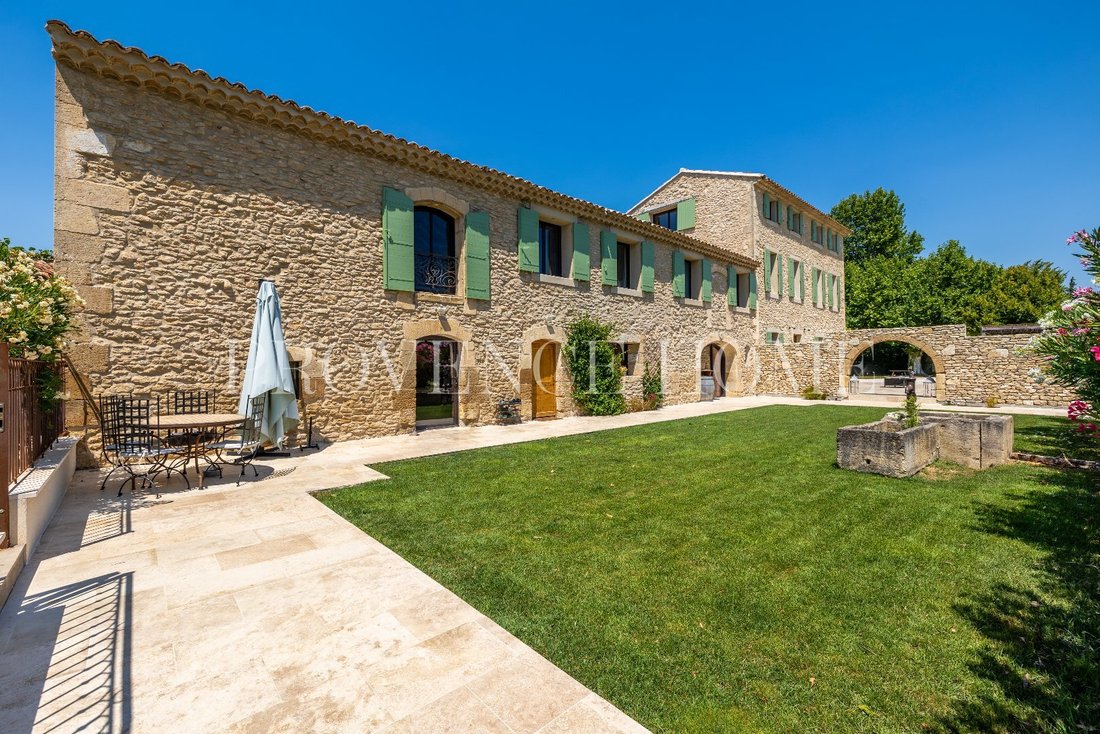 Estate in Robion, Provence-Alpes-Côte d'Azur, France 5 - 18533540