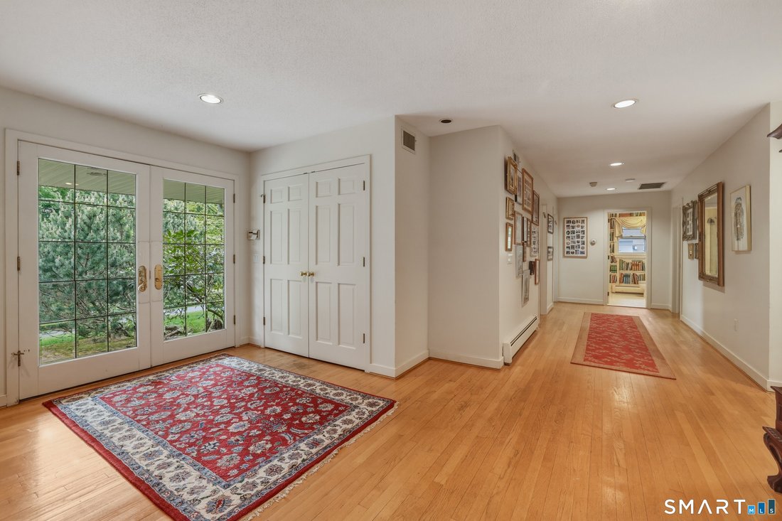 House in West Hartford, Connecticut, United States 3 - 18533946