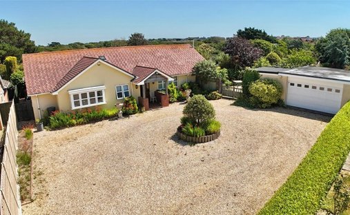 Bungalow in Milford on Sea, England 1