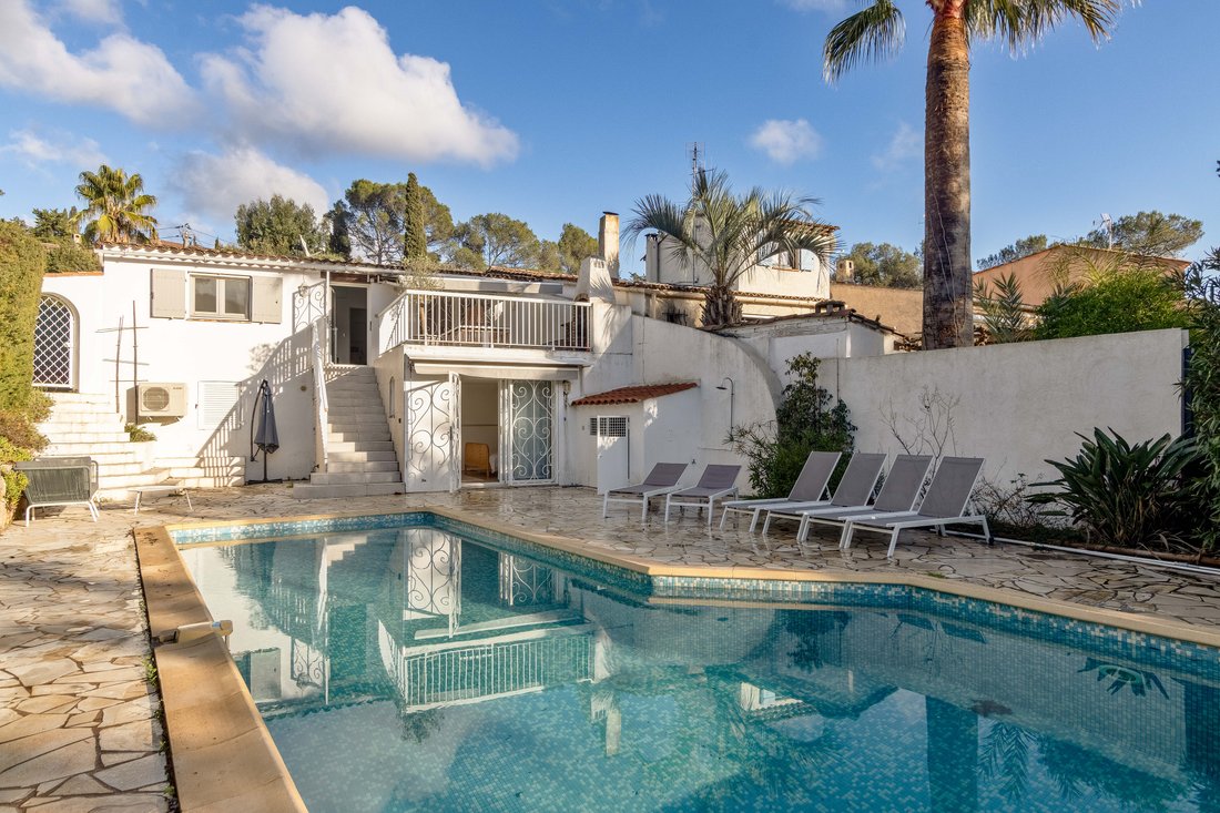 House in Centre Ville, Frejus, France 1 - 16844640