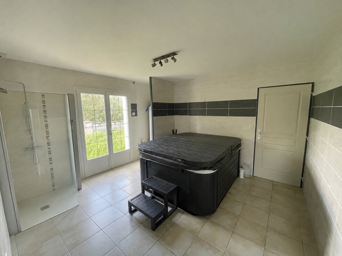 House in Saint-Michel-en-l'Herm, Pays de la Loire, France 5 - 18000825