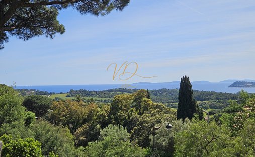 Castle in La Croix-Valmer, Provence-Alpes-Côte d'Azur, France 1