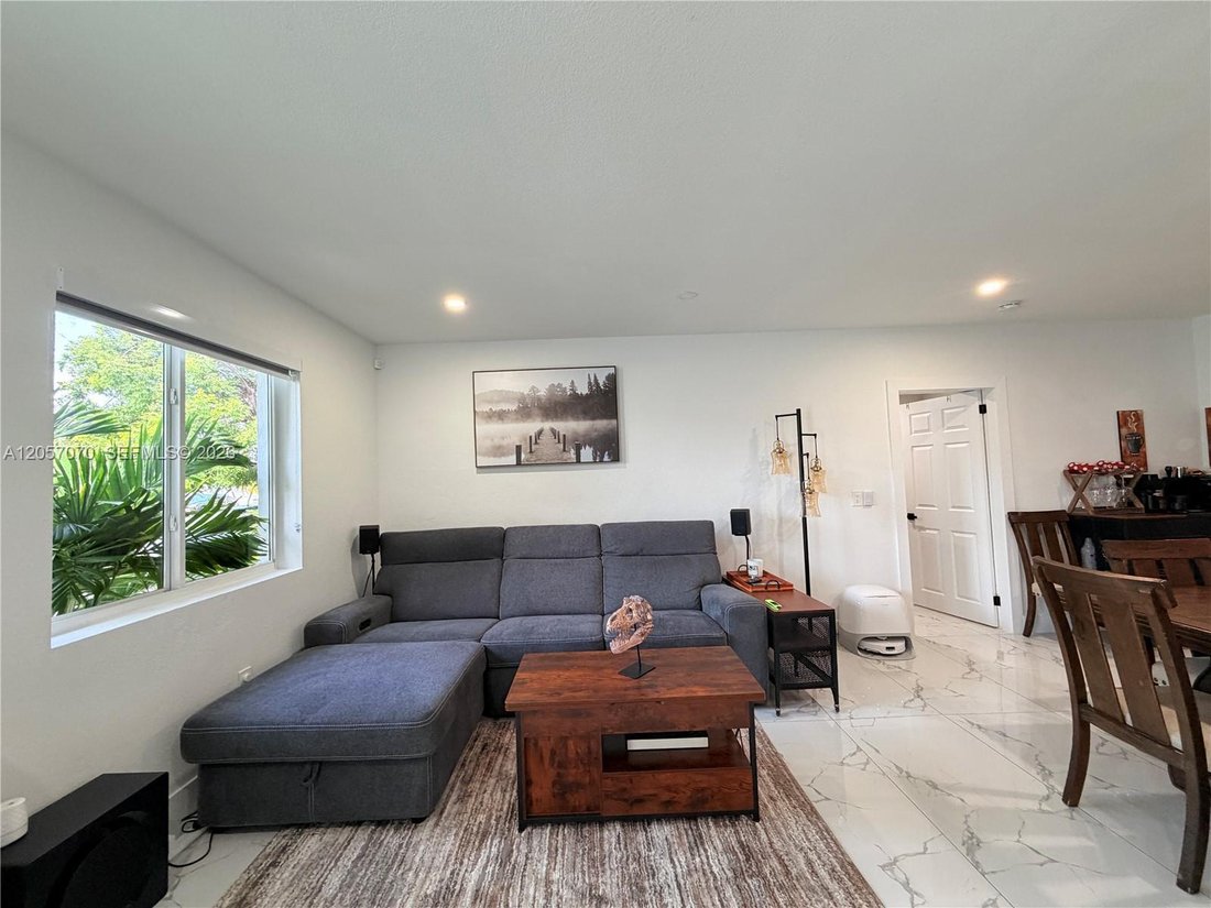House in Miami, Florida, United States 3 - 18500887