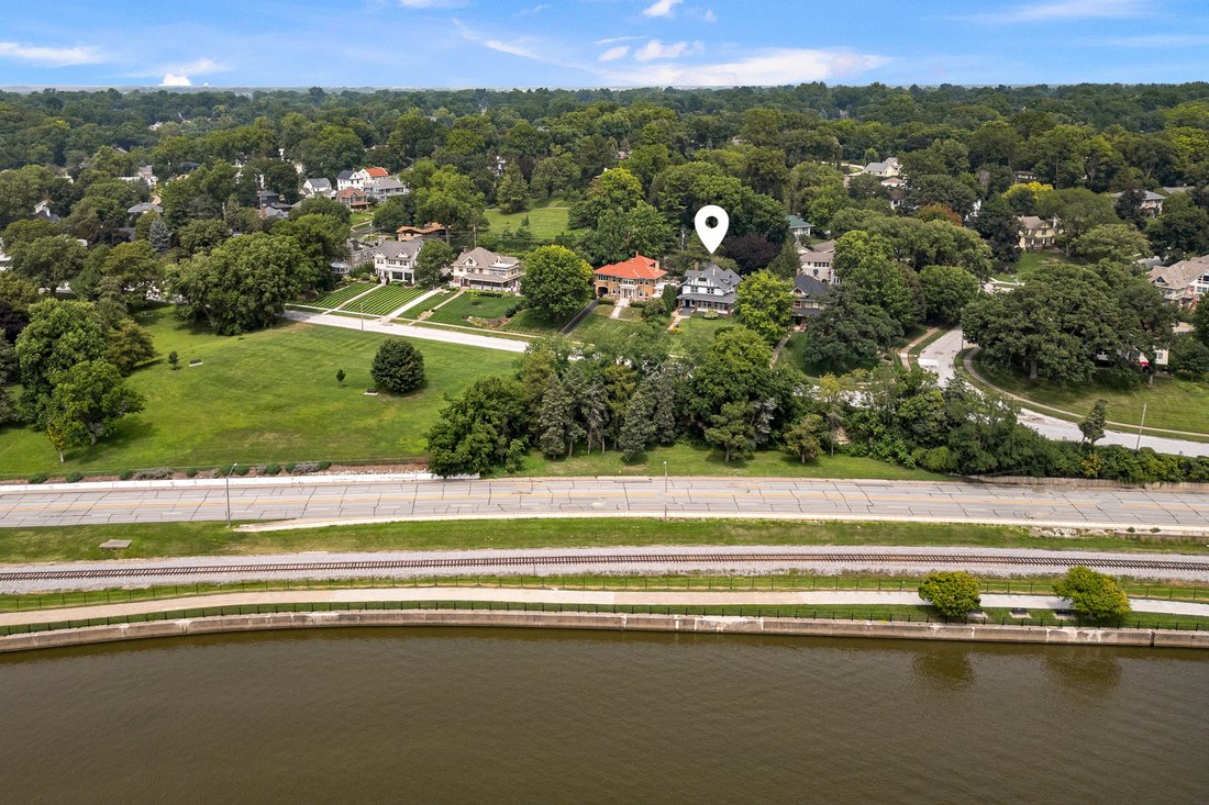 House in Davenport, Iowa, United States 4 - 18327595