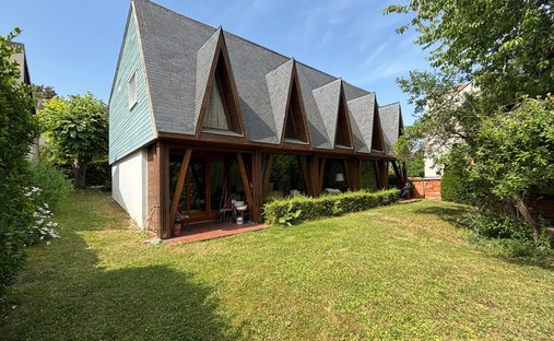 House in Forêt, Saint-Germain-en-Laye, France 1