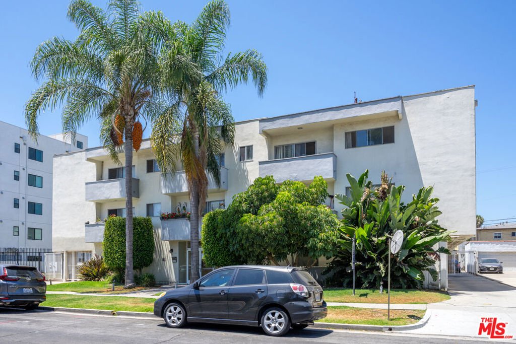 Los Angeles, California, United States 3 - 18535096