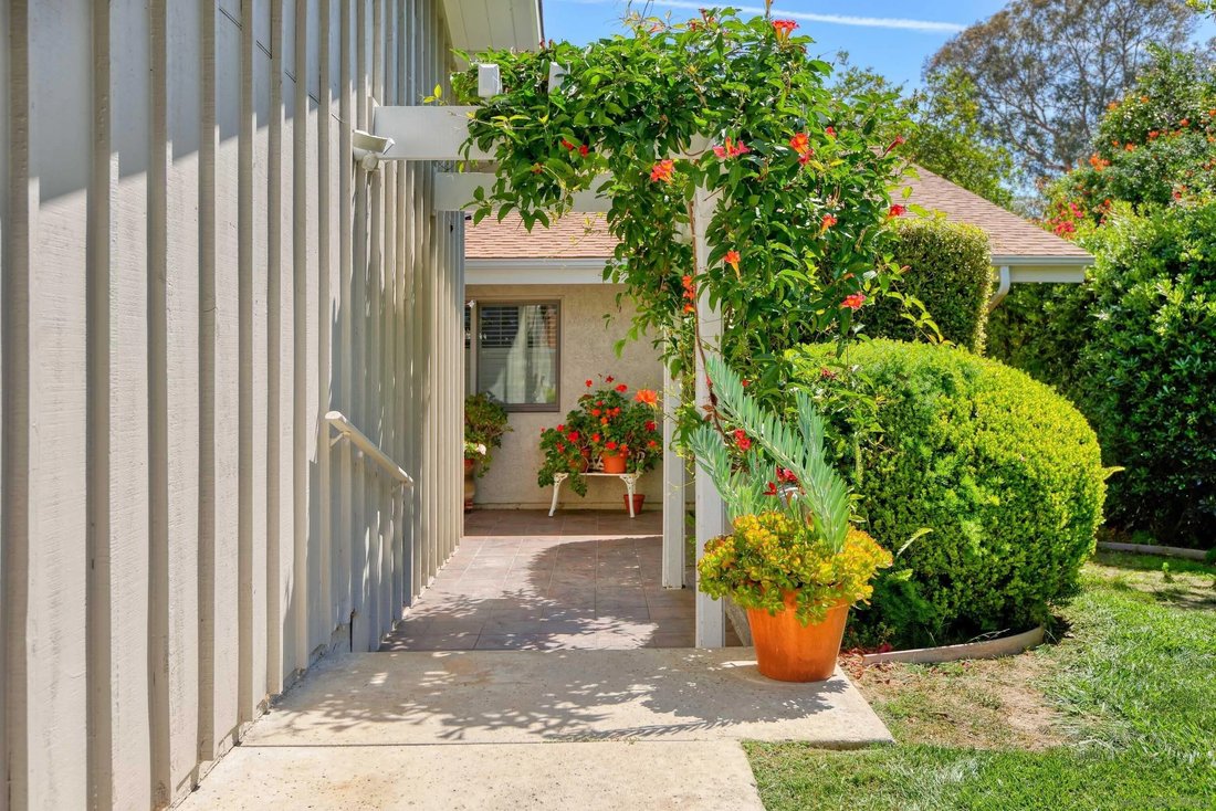 Condo in San Diego, California, United States 3 - 18535659
