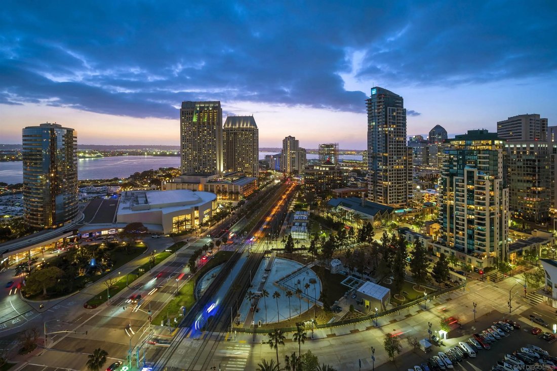 Condo in San Diego, California, United States 2 - 18437191