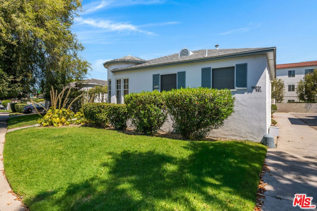 Los Angeles, California, United States 4 - 18532753