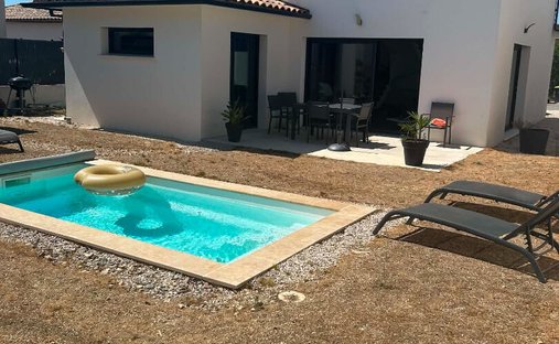 Villa in Rocbaron, Provence-Alpes-Côte d'Azur, France 1
