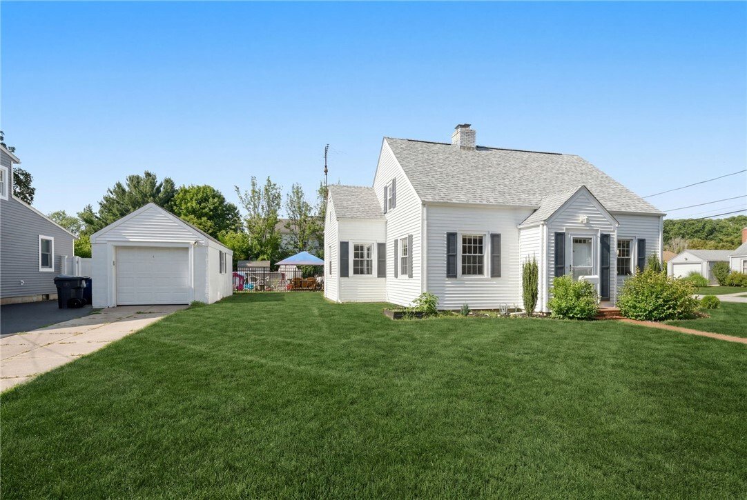 House in Warwick, Rhode Island, United States 1 - 18534514