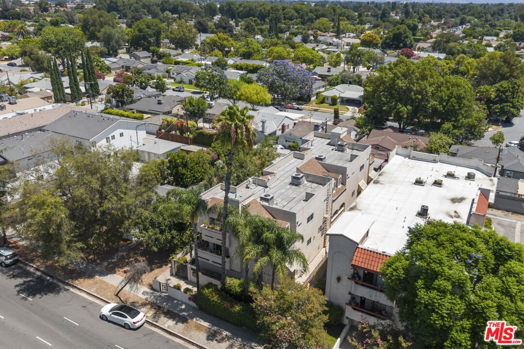 Los Angeles, California, United States 2 - 18535100