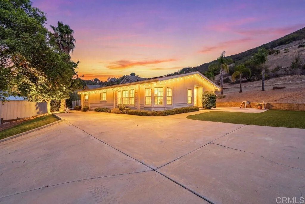 Fallbrook, California, United States 5 - 18532941