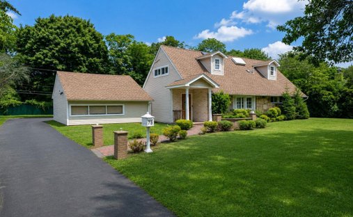 House in Albertson, New York, United States 1