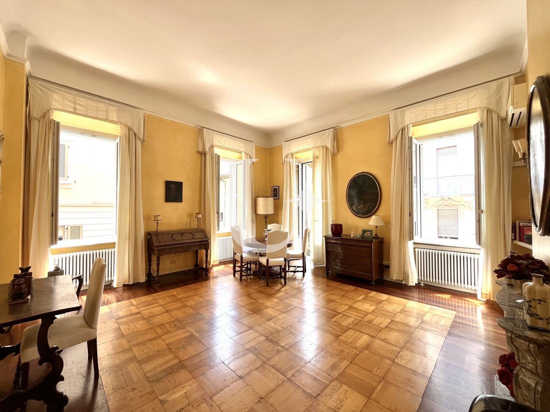 Apartment in Historic Center, Como, Lombardy 1 - 18532689