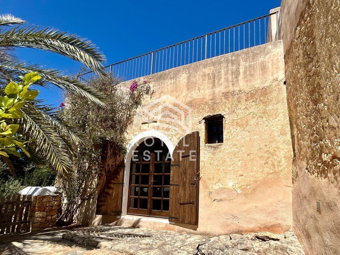 Villa in Sant Agusti des Vedra, Sant Josep de sa Talaia, Balearic Islands 1 - 18536487