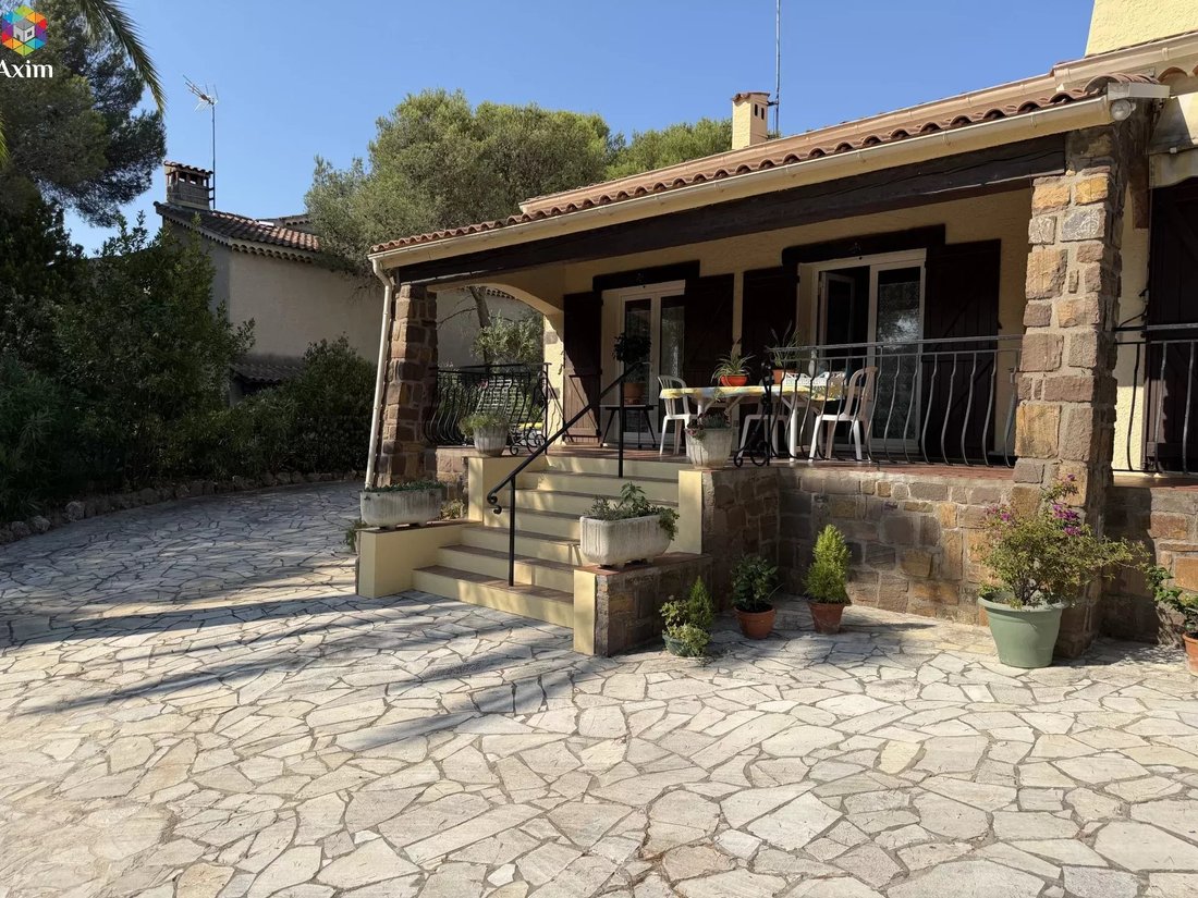 House in Les Plaines-Les Tasses, Saint-Raphaël, France 2 - 18533547