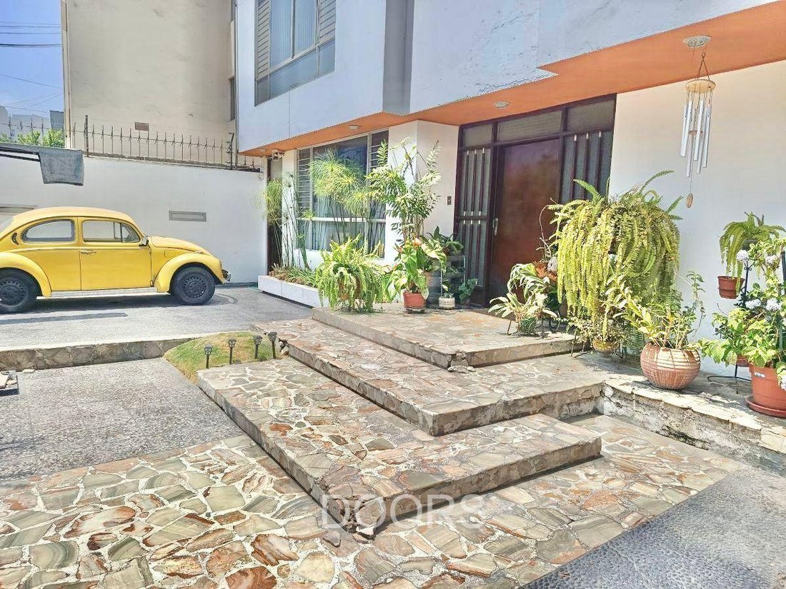Maison à San Juan de Miraflores, Metropolitan Municipality of Lima, Pérou 1 - 18536422