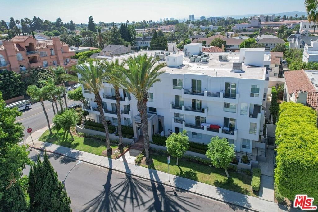 Condo in Los Angeles, California, United States 1 - 18535065