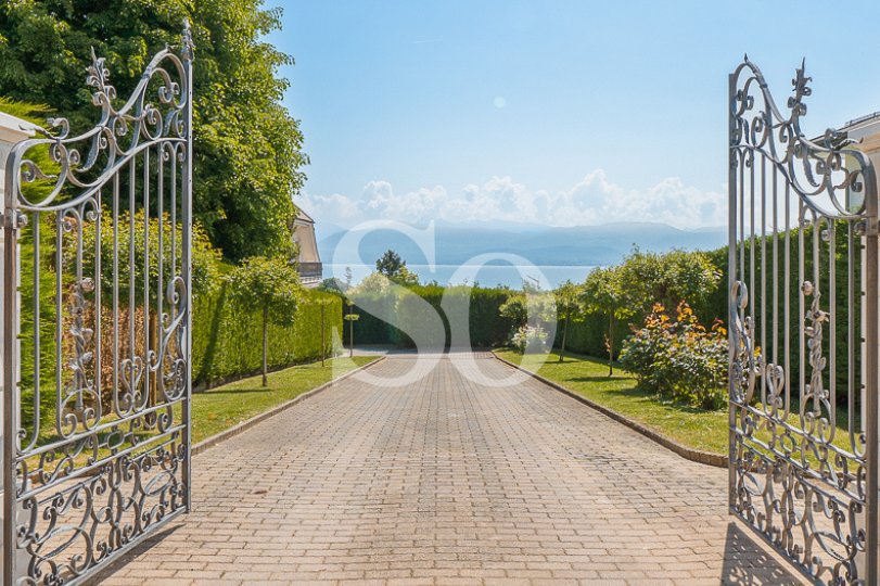 Villa in Dully, Vaud, Switzerland 1 - 18533964
