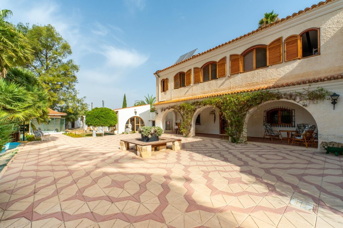 Country House in Elda, Valencian Community, Spain 3 - 17837059