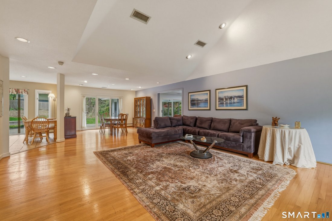 House in West Hartford, Connecticut, United States 4 - 18533946