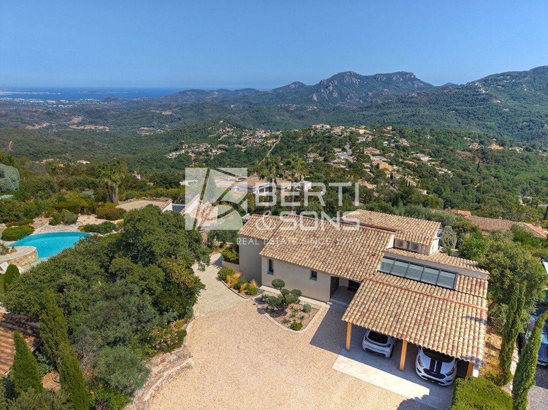 Villa in Les Adrets-de-l'Estérel, Provence-Alpes-Côte d'Azur, France 2 - 18536566
