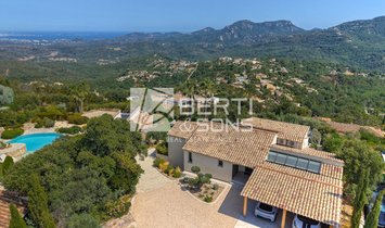 Villa in Les Adrets-de-l'Estérel, Provence-Alpes-Côte d'Azur, France 1