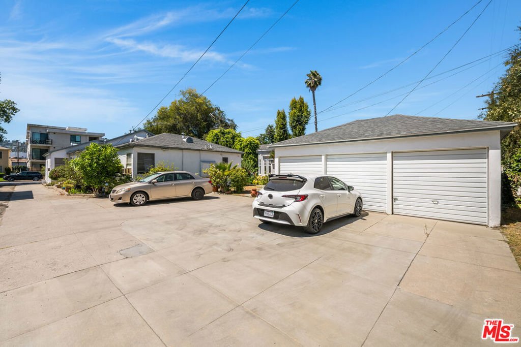 Los Angeles, California, United States 5 - 18532753