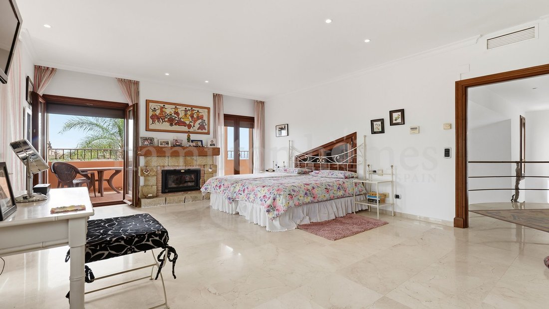 Villa in Estepona, Andalusia, Spain 4 - 18534690