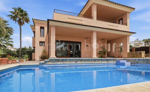 Villa a Estepona, Andalusia, Spagna 1