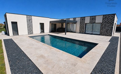 Villa in Les Grands Champs-Les Chevaliers, Châteauroux, France 1