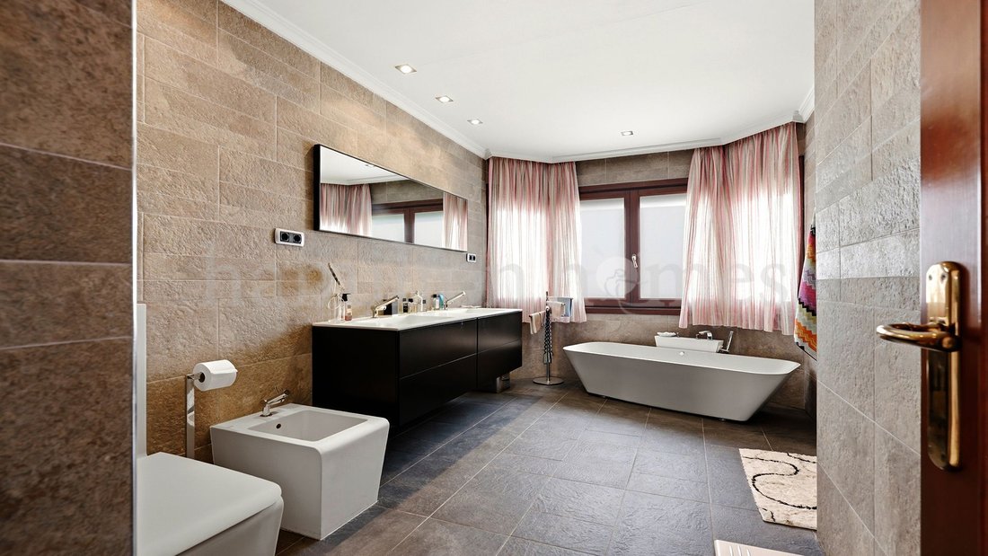 Villa in Estepona, Andalusia, Spain 5 - 18534690