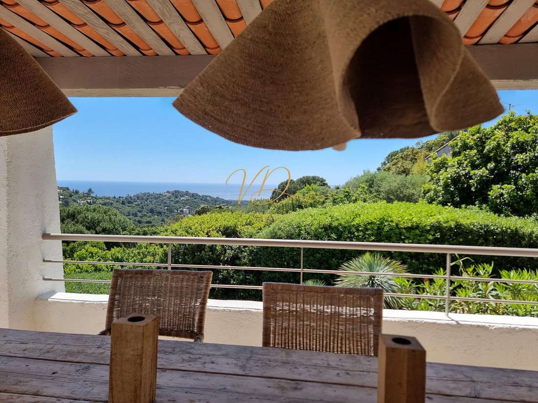 Villa in La Croix-Valmer, Provence-Alpes-Côte d'Azur, France 1 - 18536007