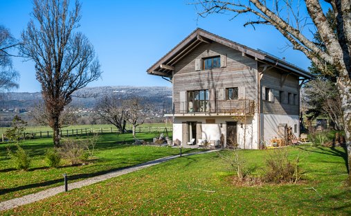 House in Burtigny, Vaud, Switzerland 1