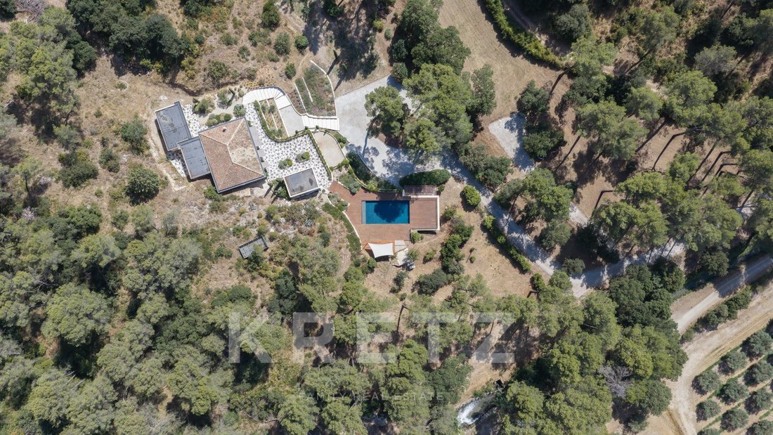 House in Saint-Rémy-de-Provence, Provence-Alpes-Côte d'Azur, France 1 - 18536838
