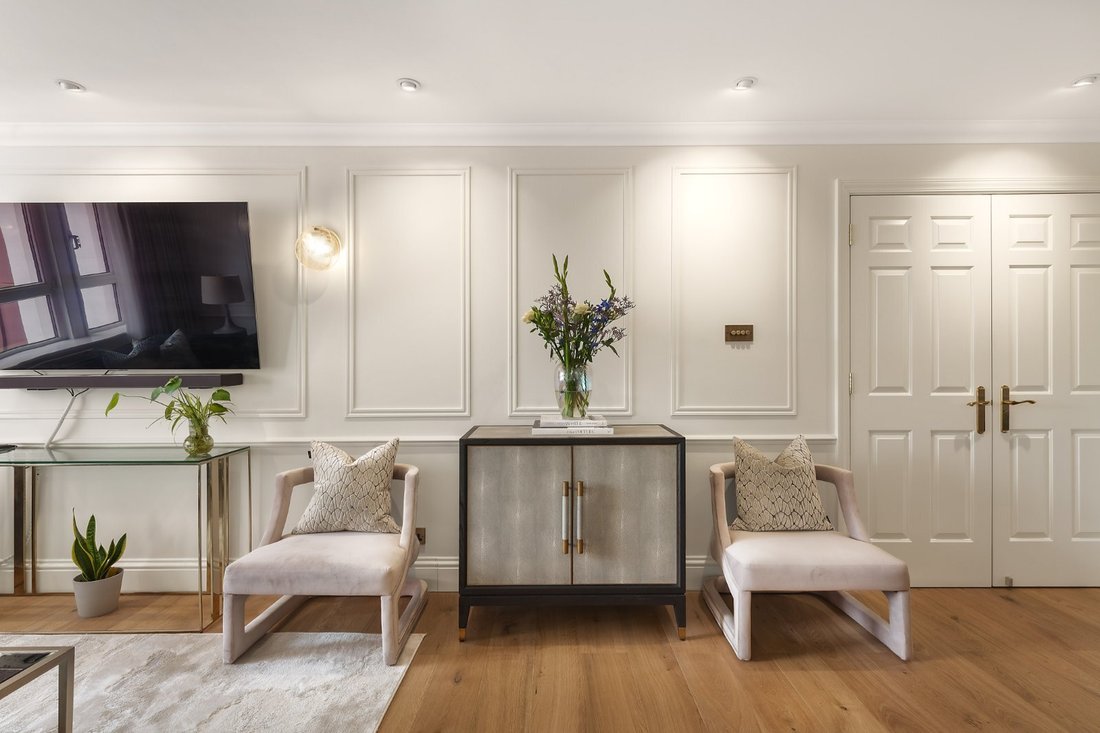 Apartment in Campden Hill, Kensington And Chelsea, England 2 - 18533198