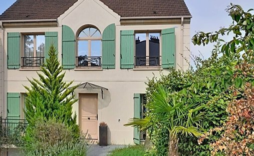 Villa in Hermmitage, Pontoise, France 1