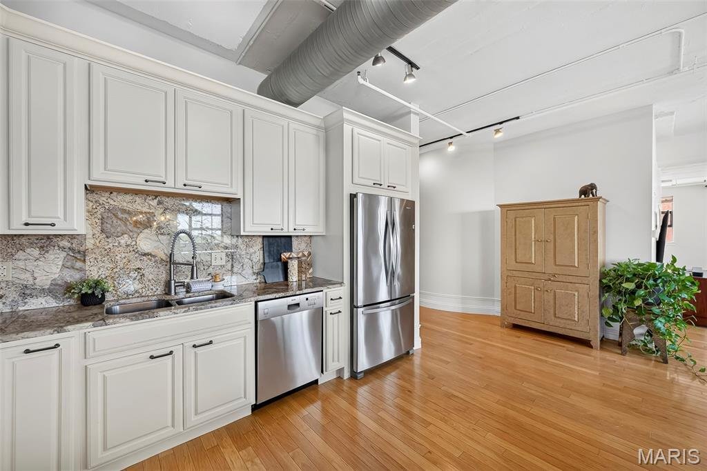 Condo in St. Louis, Missouri, United States 5 - 18532882