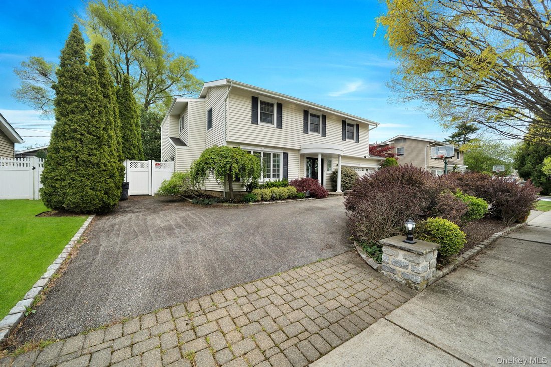 House in Jericho, New York, United States 2 - 18535233