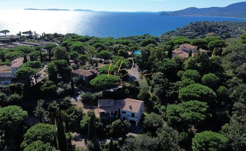 Castle in La Croix-Valmer, Provence-Alpes-Côte d'Azur, France 1