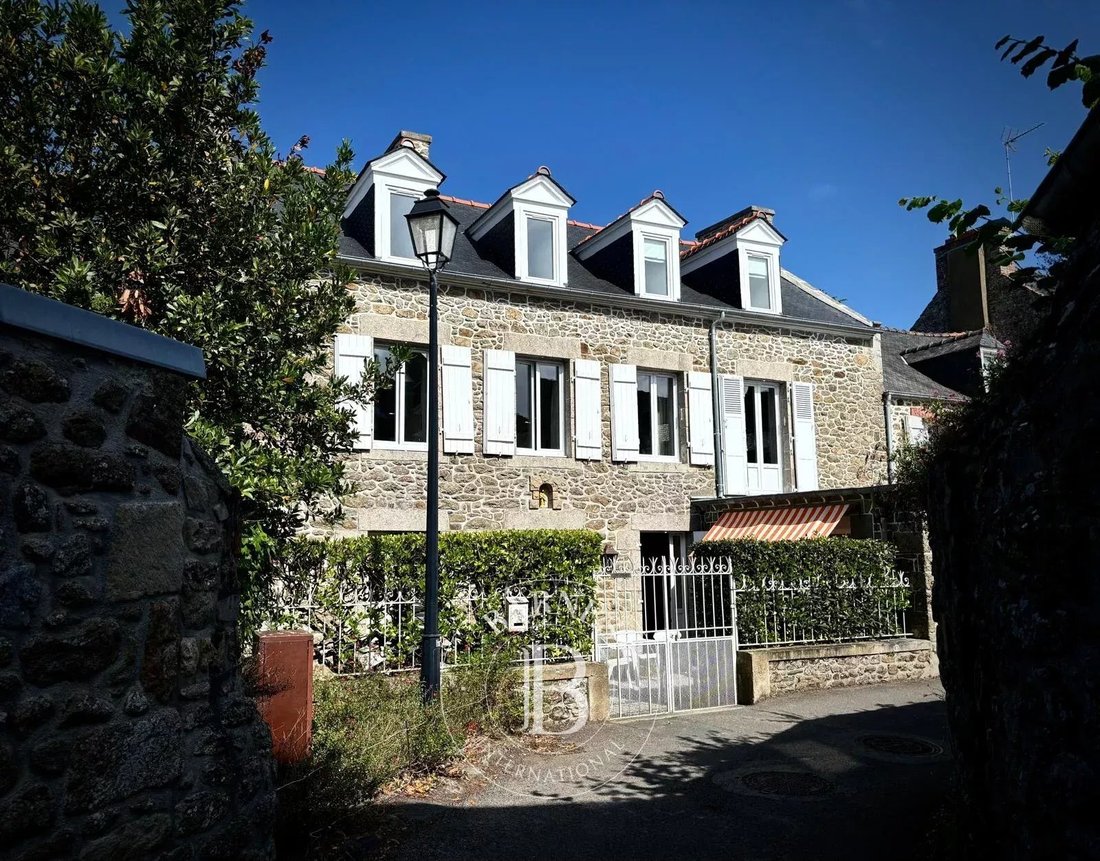 House in Saint-Briac-sur-Mer, Brittany, France 2 - 14655033
