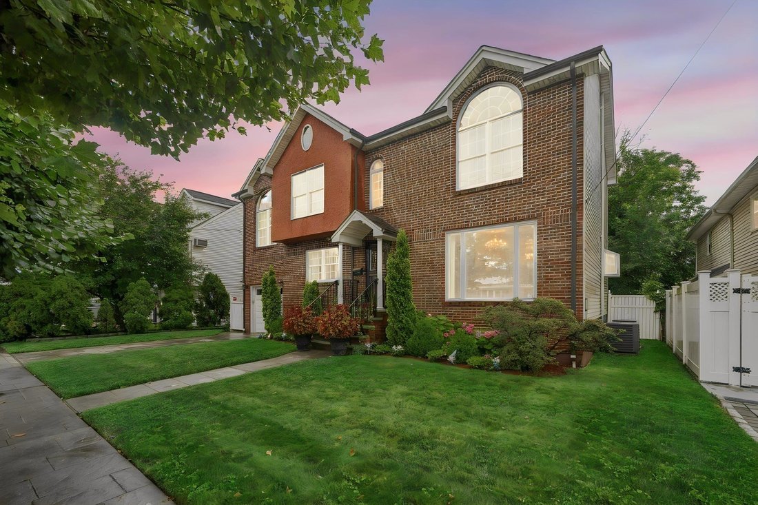 House in Secaucus, New Jersey, United States 1 - 18533712