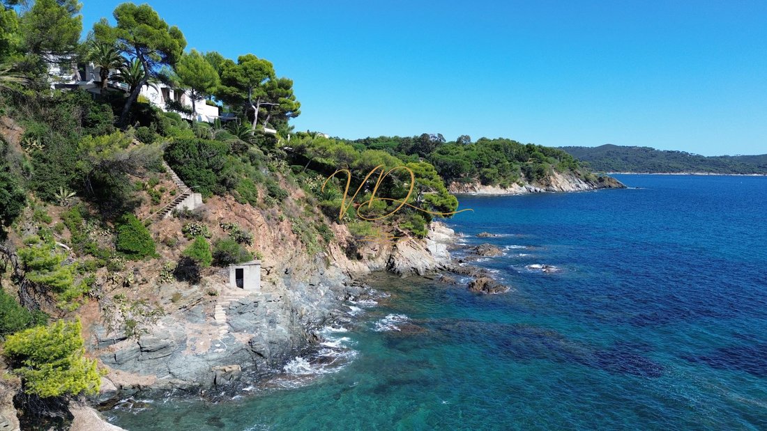 Castle in La Croix-Valmer, Provence-Alpes-Côte d'Azur, France 3 - 18535993