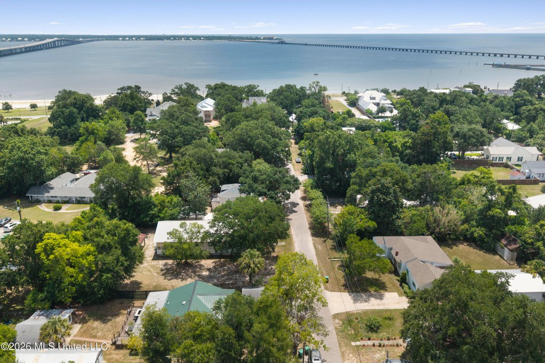 House in Bay St. Louis, Mississippi, United States 2 - 18511124