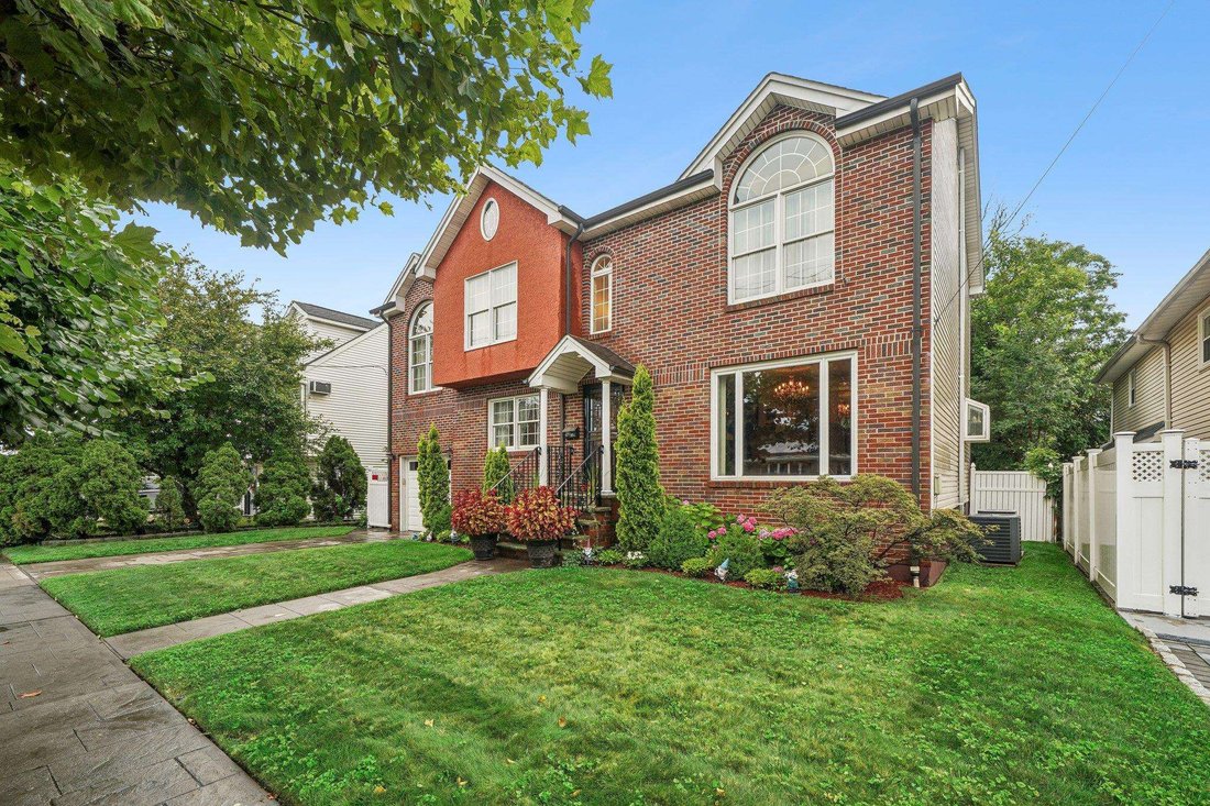 House in Secaucus, New Jersey, United States 2 - 18533712