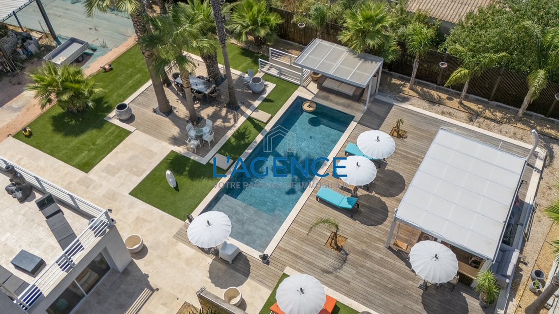 Villa in La Crau, Provence-Alpes-Côte d'Azur, France 3 - 17497425