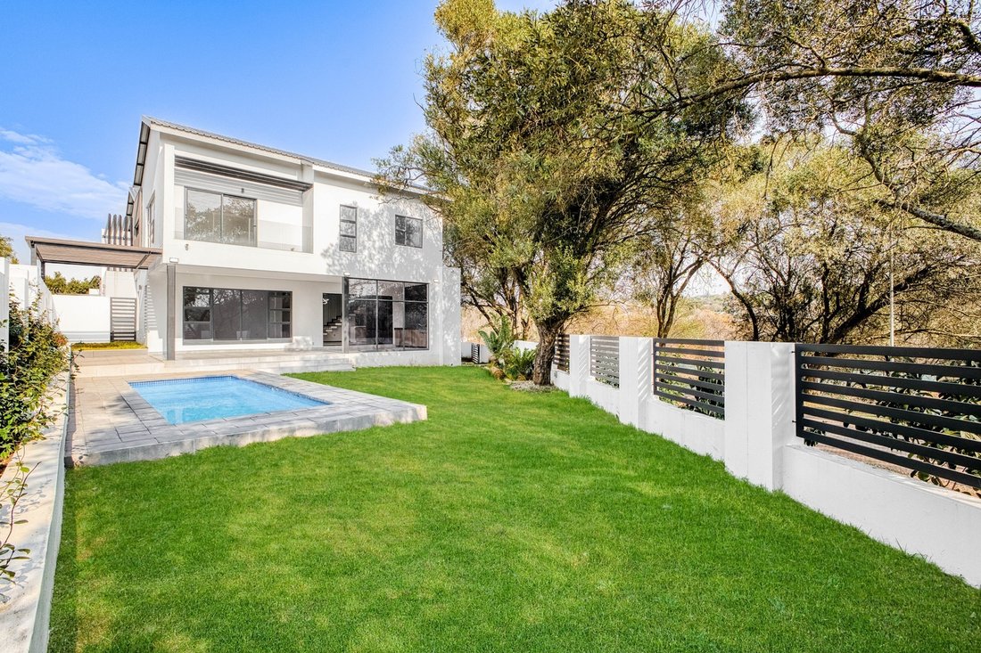 House in Broadacres, Gauteng, South Africa 4 - 18536833