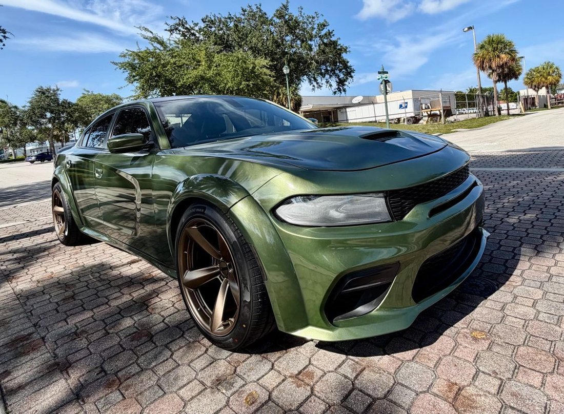 Sedan in Oakland Park, FL, United States 5 - 18536718